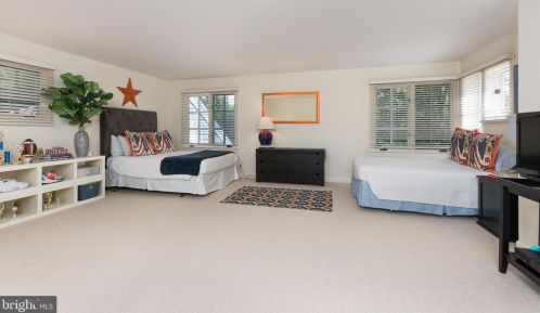 33 Brearly Rd, Princeton NJ  08540-6767 exterior