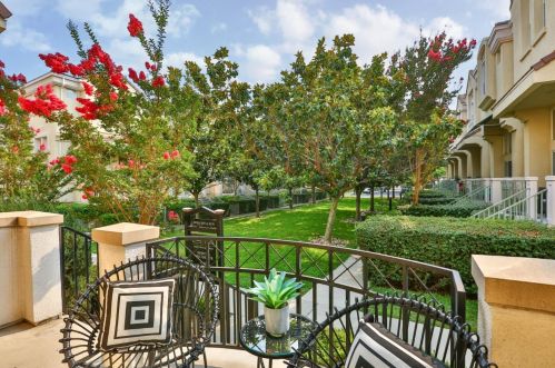 176 Stockwell Dr, Mountain View, CA 94043-5233