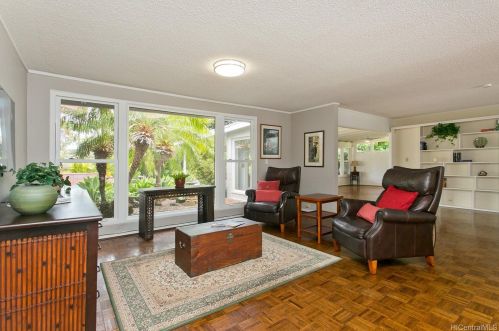 39 Makaweli St, Honolulu HI  96825-2148 exterior