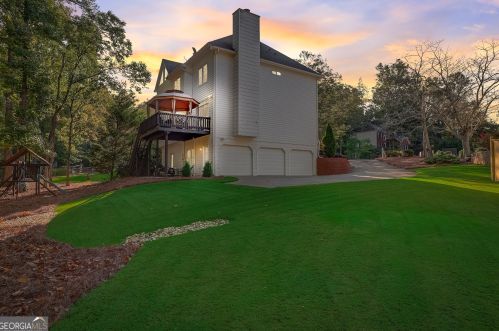3975 Devon Oaks Dr, Marietta, GA 30066-2127