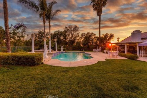 1678 Southport Dr, Riverside CA  92506-5449 exterior