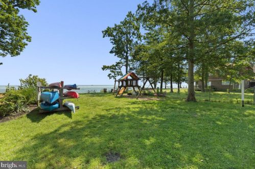 1625 Winters Ave, Shady Side MD 20764-9718 exterior