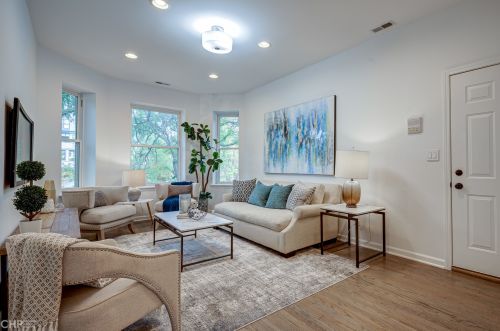 2440 Linden Pl, Chicago, IL 60647-2625