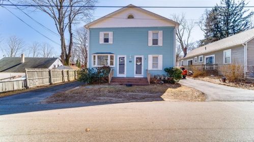 9 Barbara Ave, East Hampton, CT 06424-1902