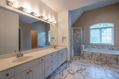 275 Lawrence Pl, Atlanta GA  30349-1068 exterior