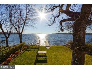 3895 Shoreline Dr, Orono, MN 55391-9785