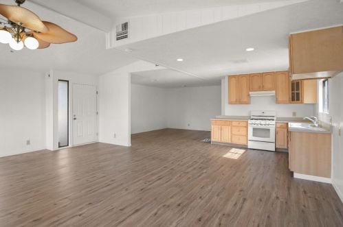 5412 Tully Rd, Modesto, CA 95356-9107