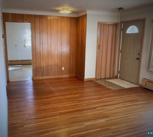 2533 Anderson Rd, Duluth, MN 55811-3808