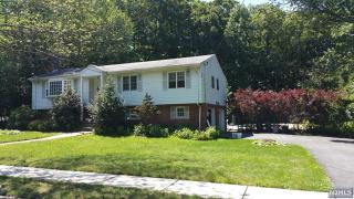 36 Woodside Rd, Wyckoff, NJ 07481-2766