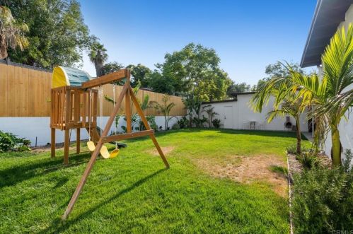835 Phillips St, Vista CA  92083-7108 exterior