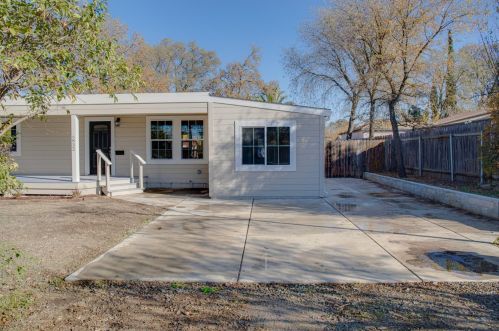 6832 4th Ave, Rio Linda, CA 95673-2250