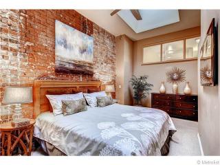 225 Lincoln St, Denver CO  80203-3993 exterior