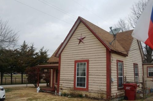 302 Maple St, Whitewright TX 75491-2616 exterior