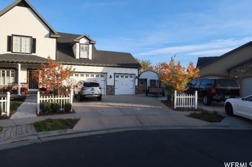 8079 Sawtell Cir, Taylorsville, UT 84081-1889