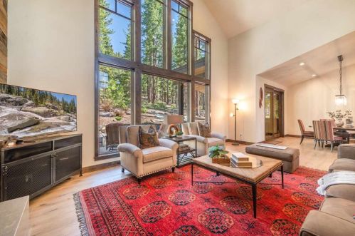 11490 Bottcher Loop, Truckee CA  96161-2793 exterior