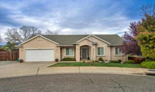 1050 Hillsdale Ct, Redding, CA 96003-5410