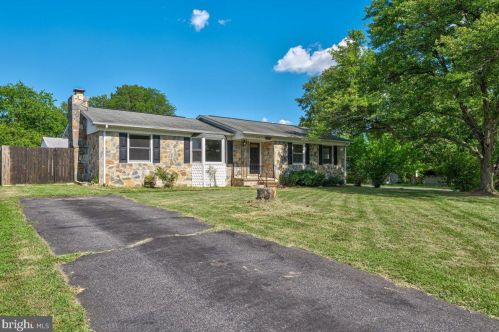 600 Perry Dr, Fredericksburg, VA 22405-2245