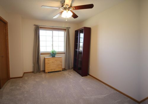 2414 Hynes Ave, Saint Paul MN 55128-5113 exterior