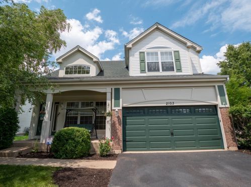 2103 Periwinkle Ln, Naperville, IL 60540-9221