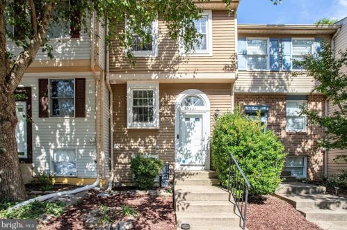 8631 Kenosha Ct, Lorton, VA 22079-3045