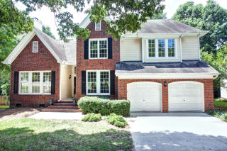 304 Preston Oaks Ln, Cary, NC 27513-3554