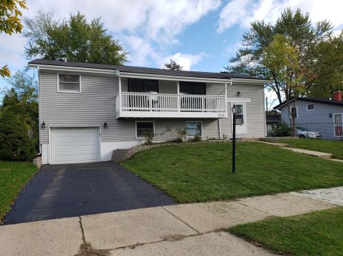 3221 Twyford Rd, Waukegan, IL 60087-2102