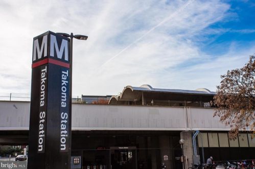 8216 Roanoke Ave, Silver Spring MD 20912-6207 exterior