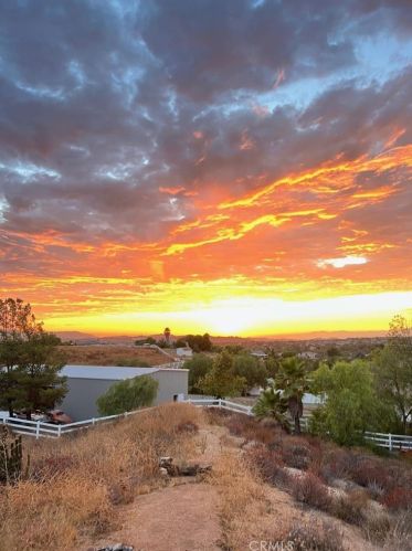 18477 Hollowtree Ln, Riverside CA  92504-9467 exterior