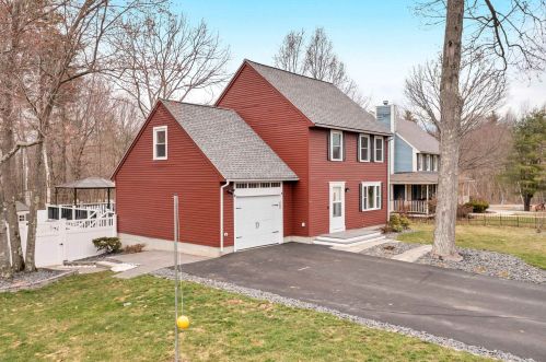 14 Donovan Dr, Derry, NH 03038-4928