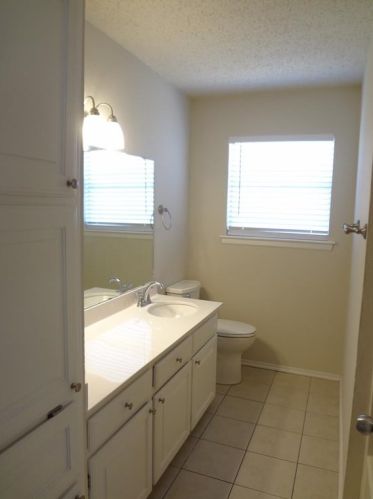 6541 Bernadine Dr, Fort Worth TX  76148-2802 exterior