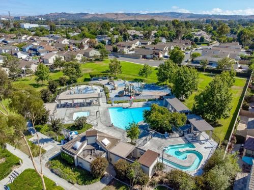 12 Ashbrook, Irvine CA  92604-3363 exterior