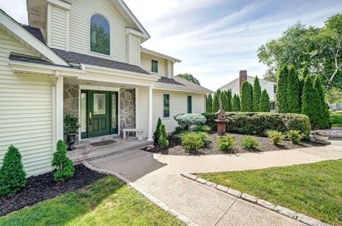 28 Valley Heights Dr, Middlefield, CT 06455-1024