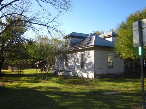 102 5th St, Celeste, TX 75423-9793