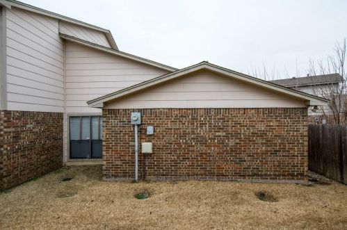 2263 Jackson Cir, Carrollton TX 75006-1655 exterior