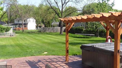 1951 Birch St, Saint Paul MN  55110-4218 exterior