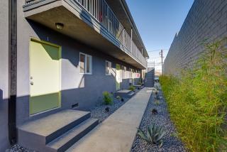 1942 La Cienega Blvd, Los Angeles CA  90034-1626 exterior