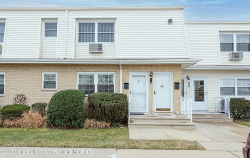 119 White St, Tinton Falls, NJ 07724-4868