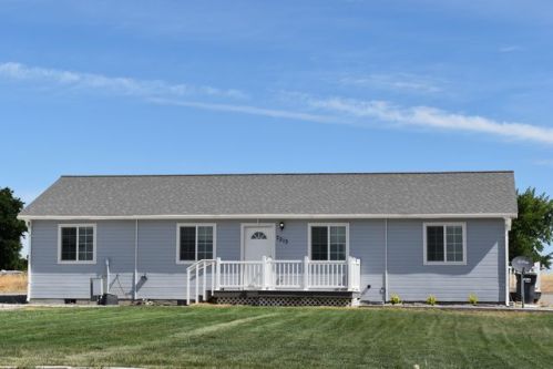 7013 Road 68, Pasco, WA 99301-9532