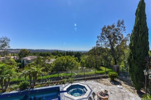 25 Blue Smt, Irvine CA  92603-0168 exterior