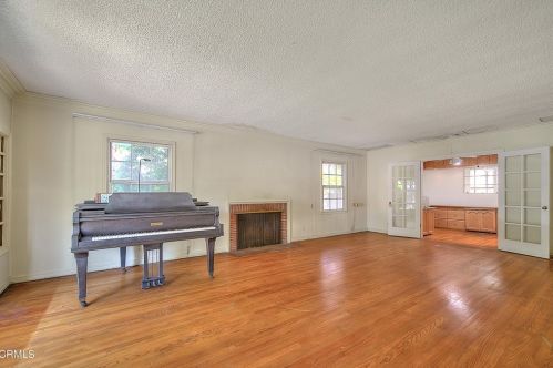 1168 Alma St, Glendale CA  91202-2054 exterior