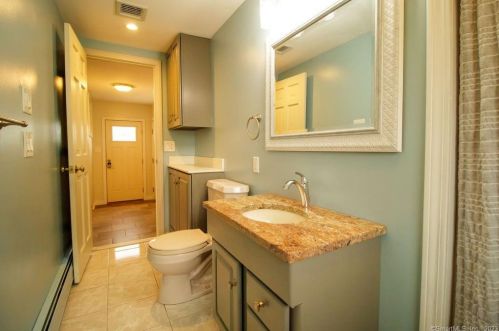 32 Laurel St, Southington CT  06489-1226 exterior