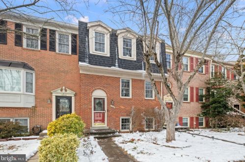 12242 Cinnamon St, Woodbridge VA  22192-1705 exterior