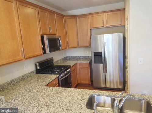 12715 Lotte Dr, Woodbridge, VA 22192-2720