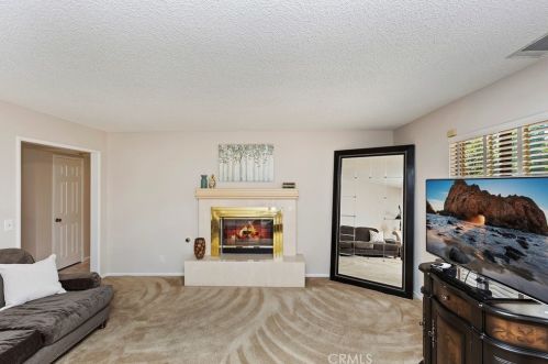 2662 Sovereign Way, Riverside CA  92506-5120 exterior