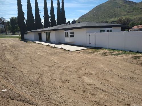 12280 Reche Canyon Rd, Colton, CA 92324-9747
