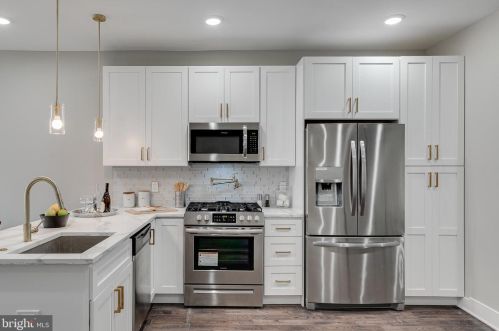 1013 24th St, Philadelphia PA  19146-2543 exterior