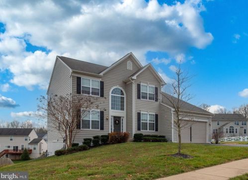 2 Tenola Ct, Fredericksburg, VA 22405-2178