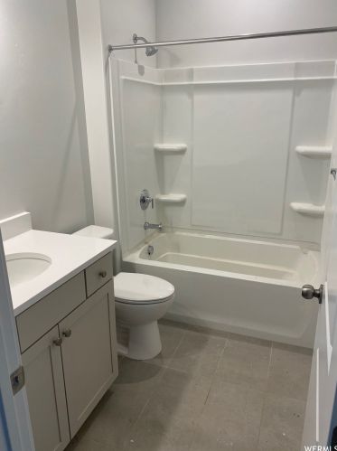 6087 Oquirrh Ridge Rd, Taylorsville UT 84081-8157 exterior