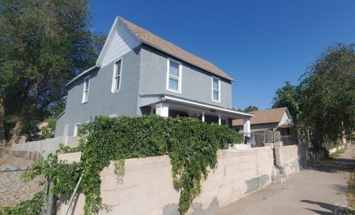 1221 Abriendo Ave, Pueblo, CO 81004-2901