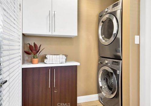 1755 Glenwood Rd, Glendale CA  91201-1543 exterior